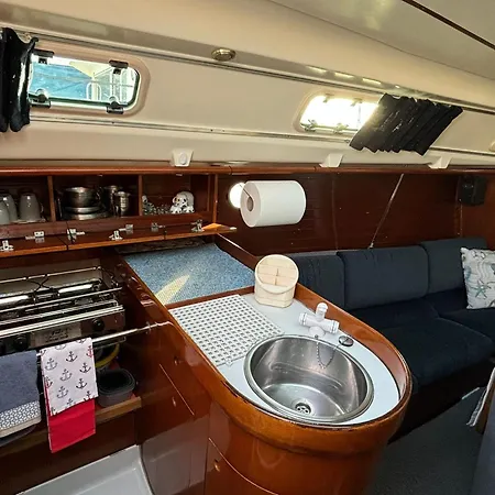 Barco à Vela Em - West Sailing Peniche