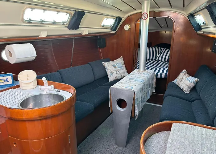 Barco A Vela Em - West Sailing *