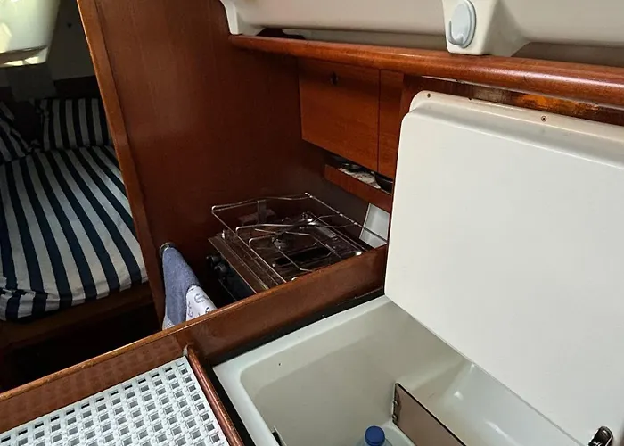 Tekne Barco A Vela Em - West Sailing